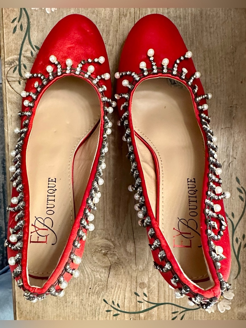 EY Boutique Red Pearl-Embellished Satin Flats